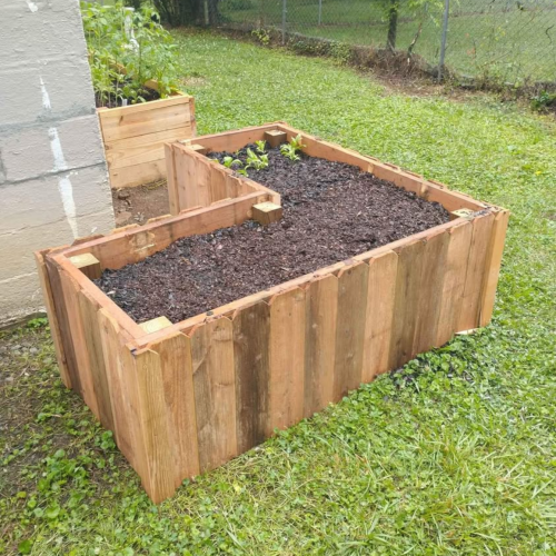 corner garden bed